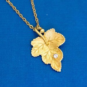 16 inch, Vintage Art Nouveau Stylish Elven Leaf Choker by Avon - D41